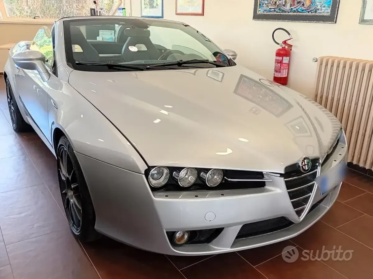 Usata Alfa Romeo Spider 260 CV (191 kW) 2009 Argento Cabrio