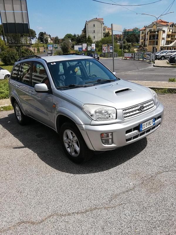 Usata Toyota RAV4 2003 Grigio SUV