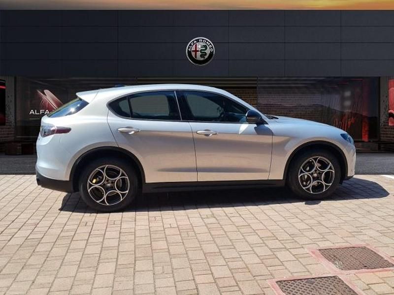 Nuova Alfa Romeo Stelvio Sprint 210 CV (154 kW) 2025 Argento SUV