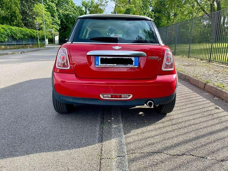 Usata Mini Cooper D 111 CV (81 kW) 2010 Rosso Utilitaria