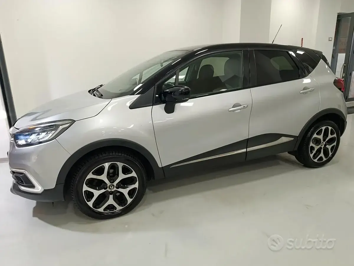 Usata Renault Captur 90 CV (66 kW) 2018 Grigio SUV