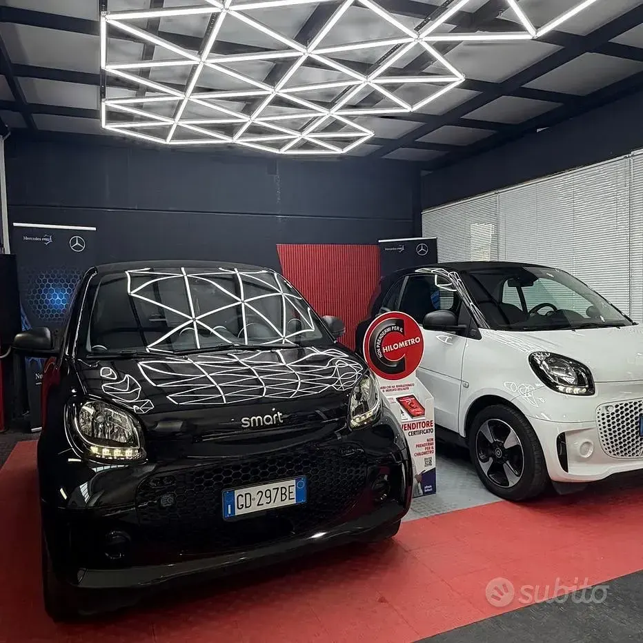 Usata Smart ForTwo Electric Drive Passion 41 kW (56 CV) 2020 Nero Berlina