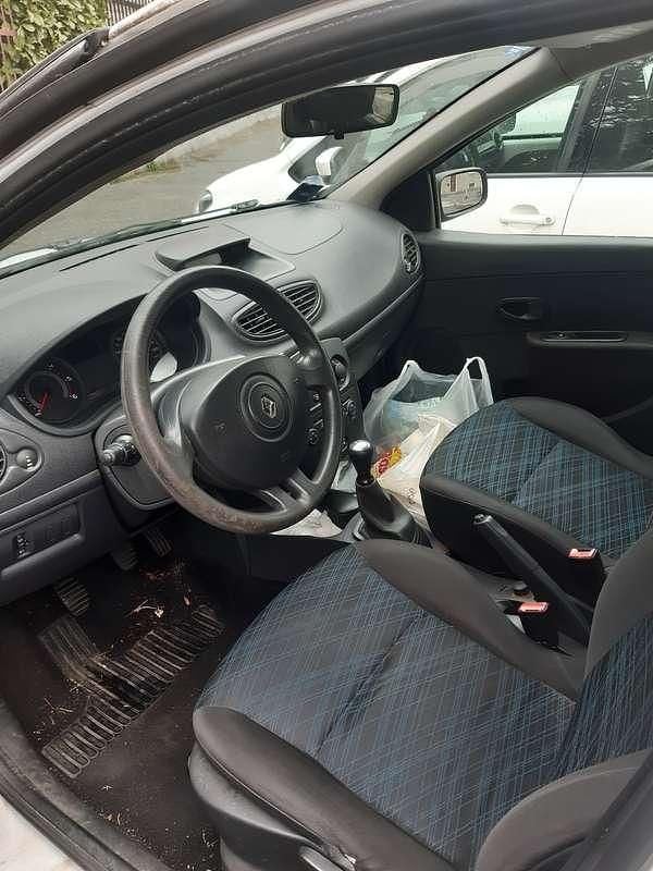 Usata Renault Clio III 68 CV (50 kW) 2008 Berlina