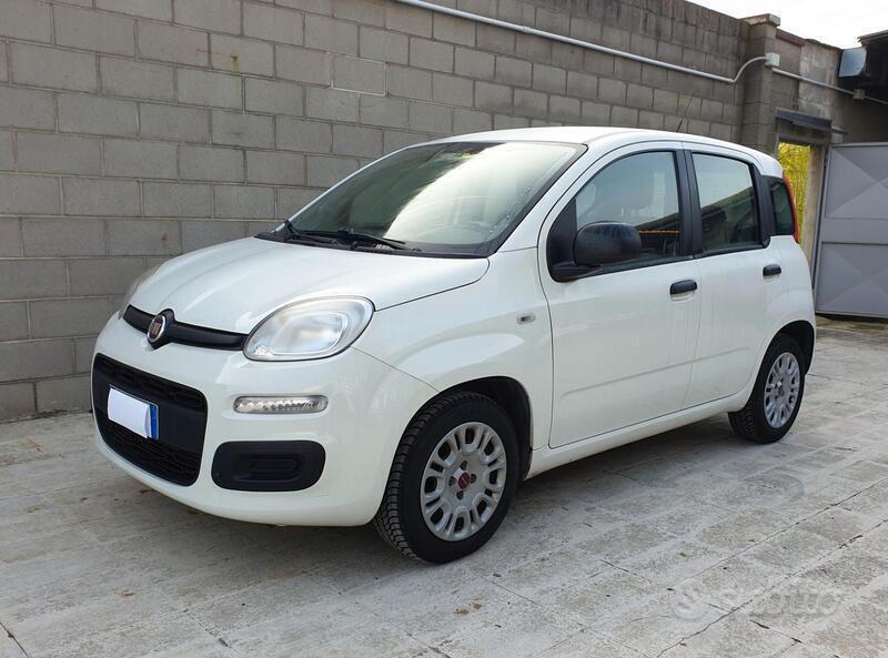 Usato 2015 Fiat Panda 1.2 Benzin 69 CV (6.800 €)