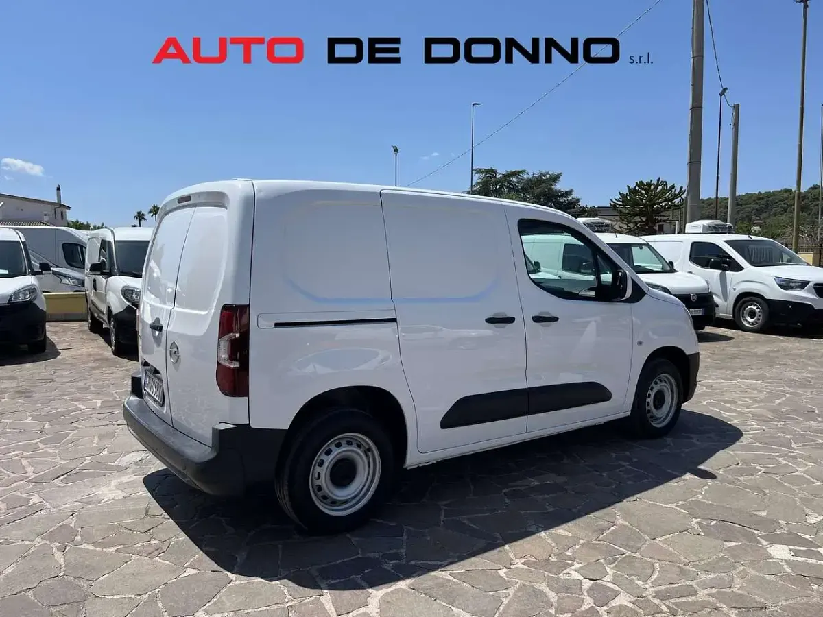 Usata Opel Combo 102 CV (75 kW) 2021 Bianco Monovolume