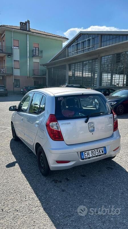 Usata Hyundai i10 69 CV (50 kW) 2011 Argento Utilitaria