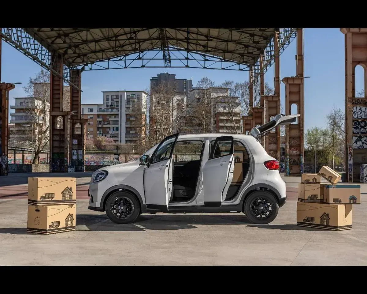 Nuova Leapmotor T03 38 kW (52 CV) 2026 Light white Utilitaria