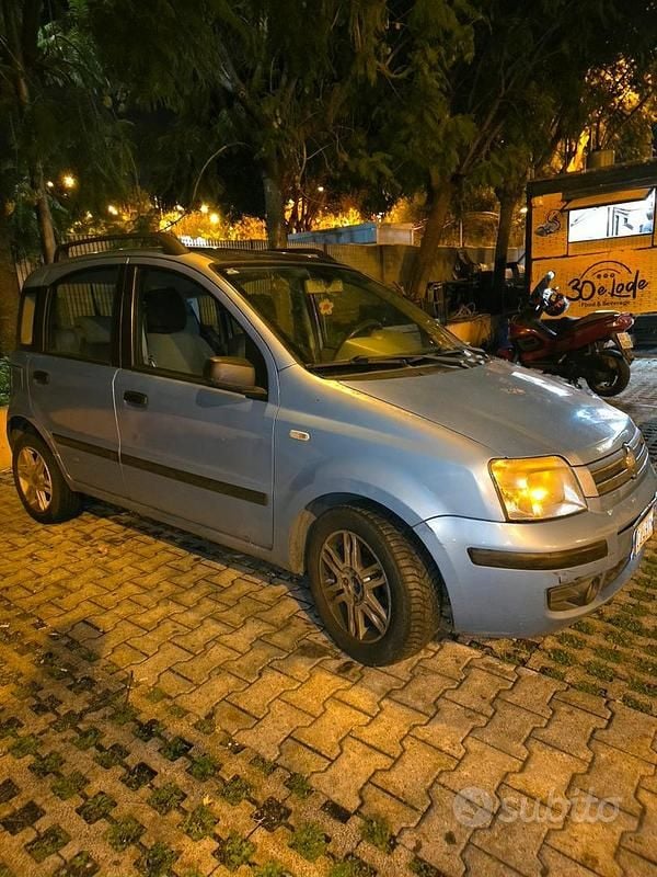 Blu Usata 2003 Fiat Panda Tre volumi | 1090 € (Ottimo prezzo) - Immagine 1/4