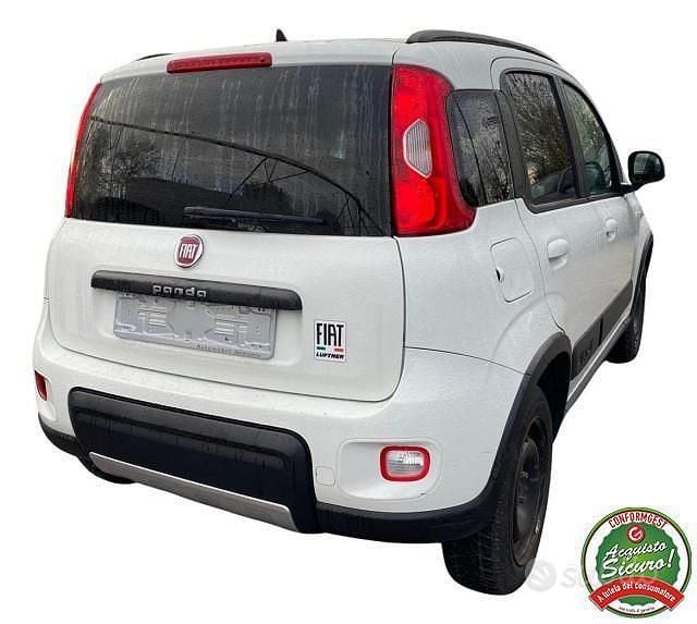 Usata Fiat Panda 4x4 S 85 CV (62 kW) 2014 Bianco Utilitaria