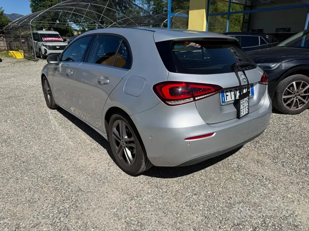 Usata Mercedes A180 Business 116 CV (85 kW) 2019 Grigio Berlina