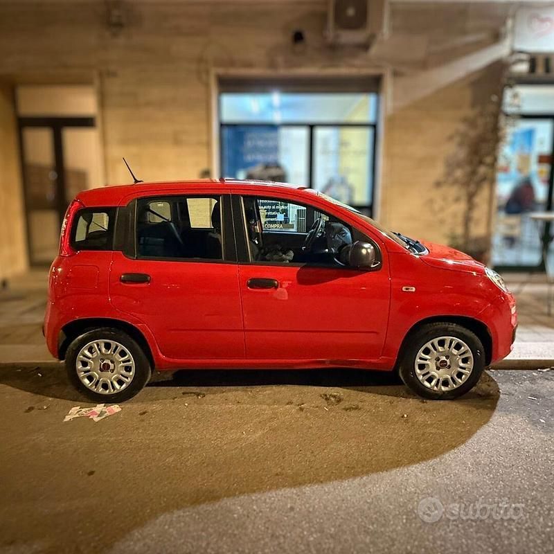 Usata Fiat Panda 69 CV (50 kW) 2020 Rosso Utilitaria