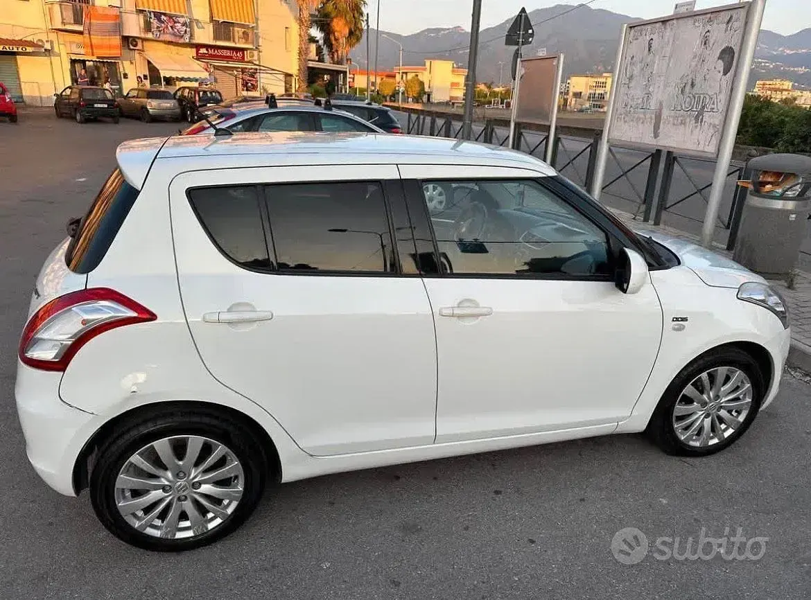 Usata Suzuki Swift 75 CV (55 kW) 2011 Bianco Utilitaria