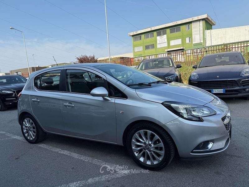 Usado Opel Corsa 90 CV (66 kW) 2018 Plateado Utilitario