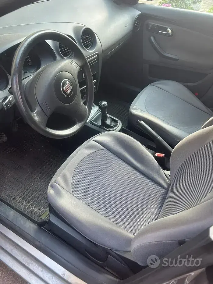Usata Seat Ibiza 64 CV (47 kW) 2005 Grigio Utilitaria