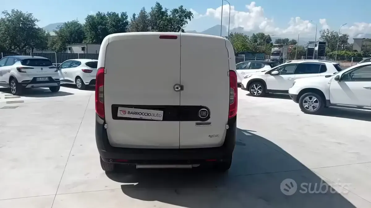 Usata Fiat Doblò 120 CV (88 kW) 2016 Bianco Monovolume