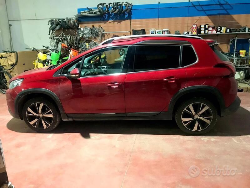 Rosso Usata 2017 Peugeot 2008 SUV | 9900 € (Ottimo prezzo) - Immagine 1/4