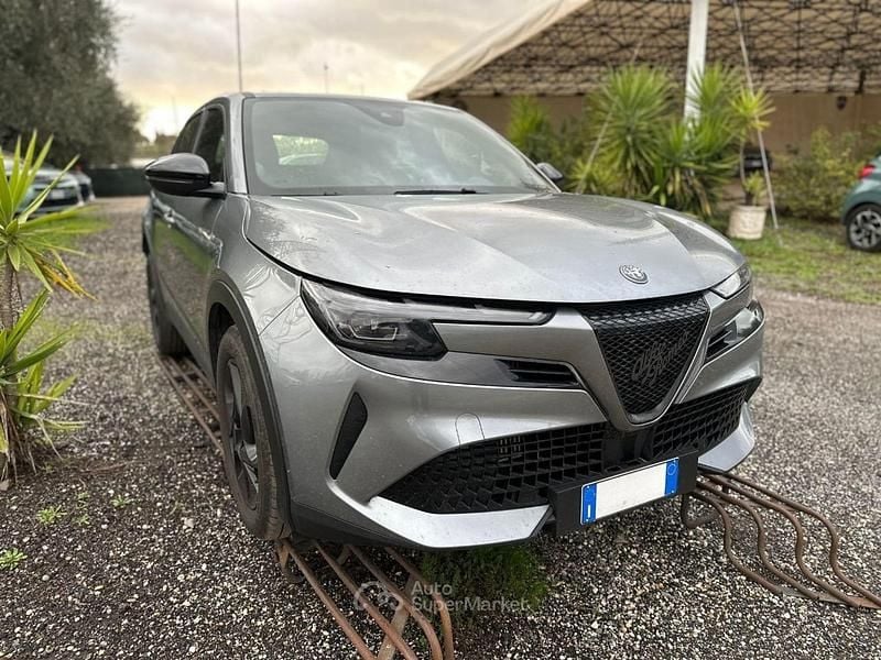 Usata Alfa Romeo Junior 136 CV (100 kW) 2025 Grigio SUV