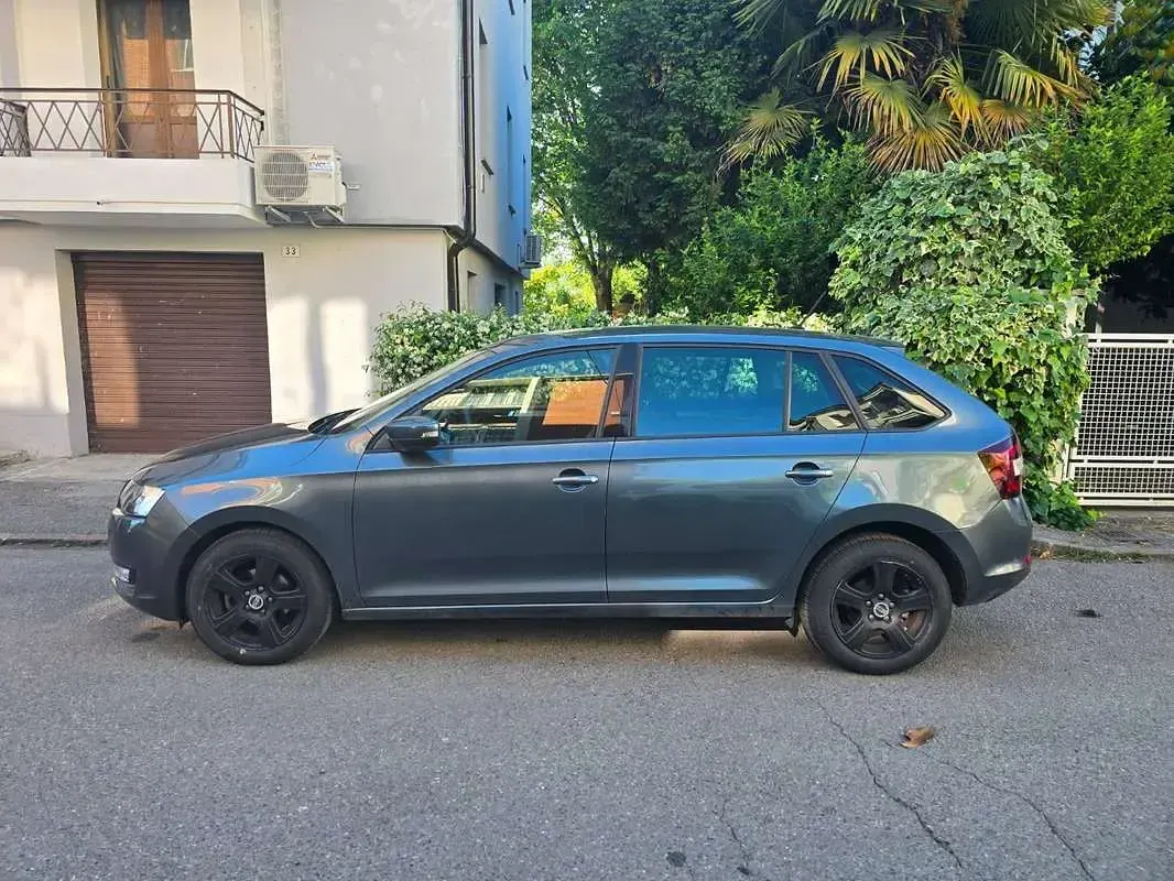 Usata Skoda Rapid Ambition 90 CV (66 kW) 2018 Grigio Utilitaria