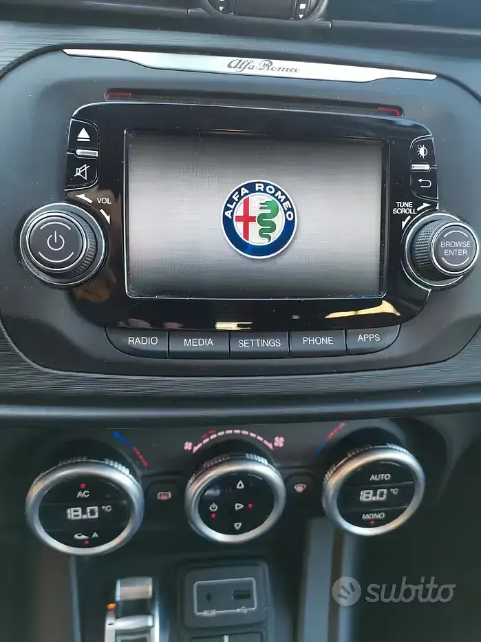 Usata Alfa Romeo Giulietta Business 120 CV (88 kW) 2017 Bianco Utilitaria