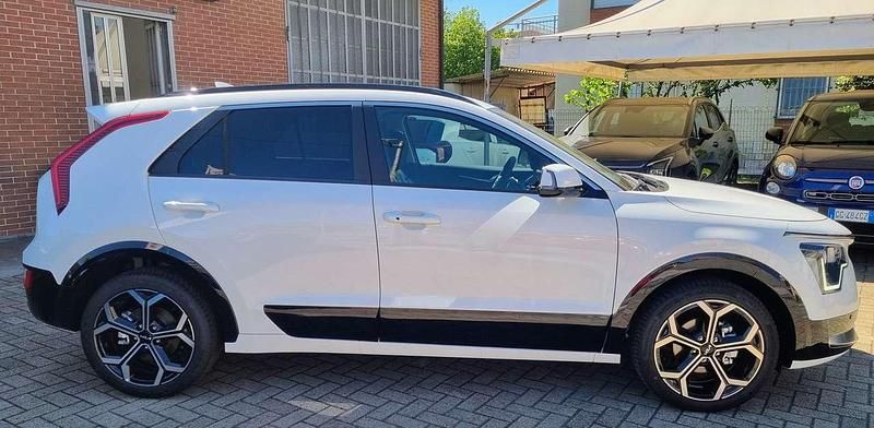 Nuova Kia Niro Style 131 CV (96 kW) 2026 Grigio SUV