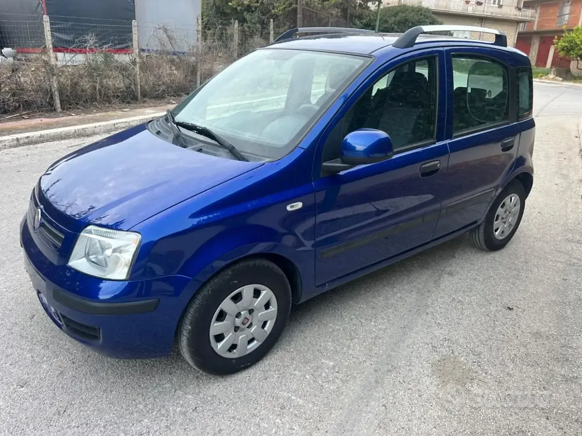 Usata Fiat Panda Dynamic 60 CV (44 kW) 2010 Bluazzurro Utilitaria
