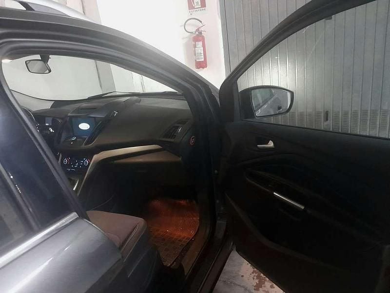 Usata Ford Kuga Business Edition 150 CV (110 kW) 2017 Grigio SUV