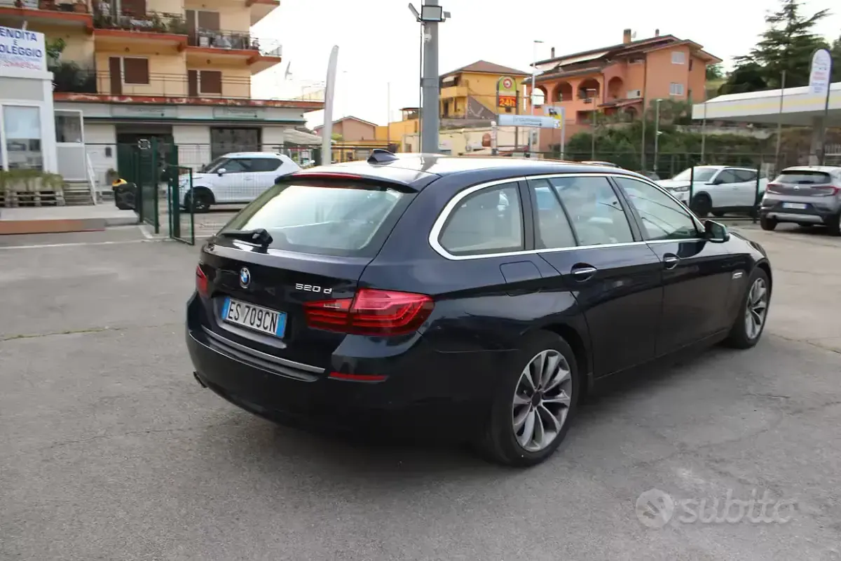 Usata BMW 520 184 CV (135 kW) 2013 Blu Berlina