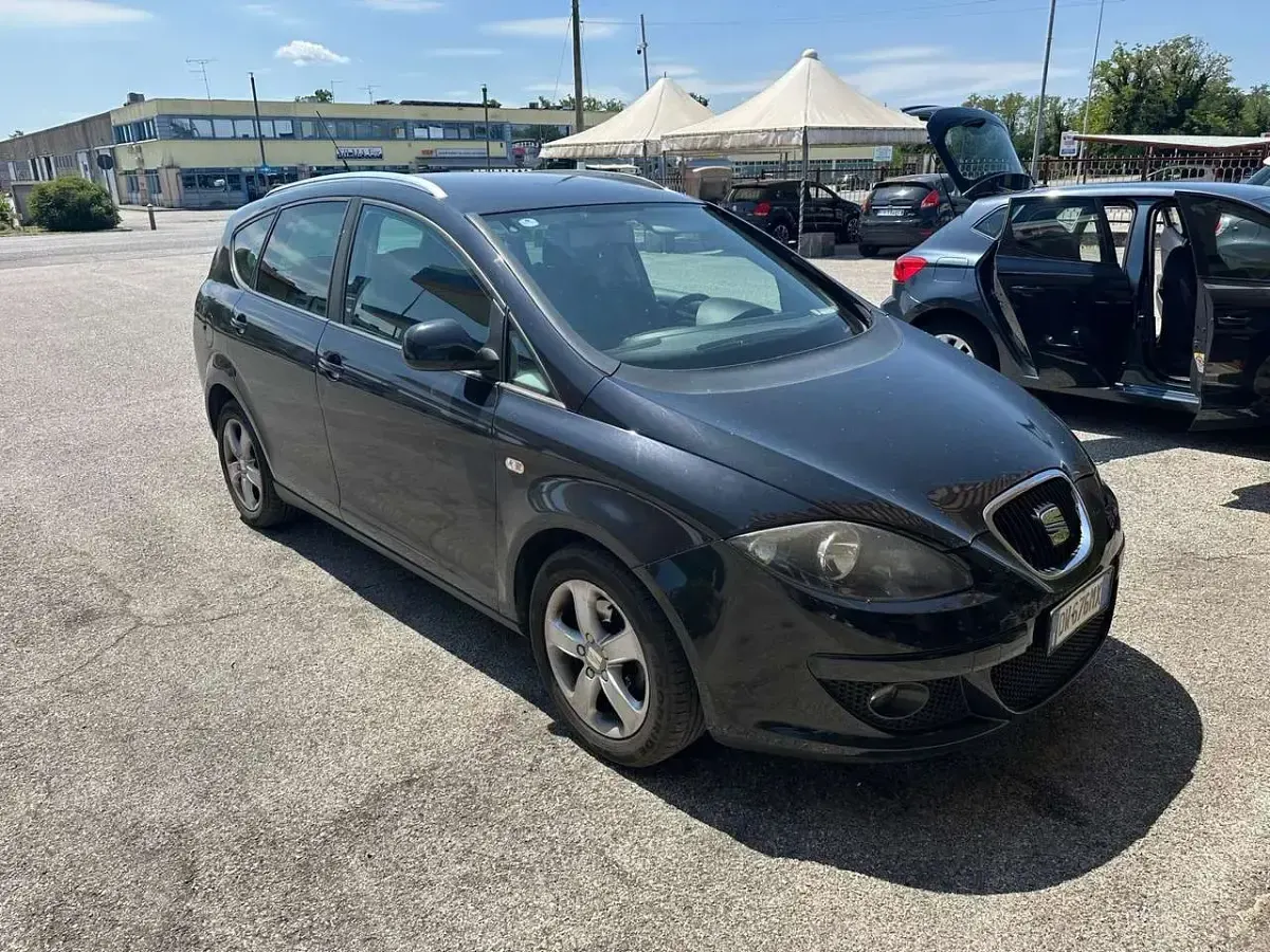 Usata Seat Altea XL 105 CV (77 kW) 2009 Nero Monovolume
