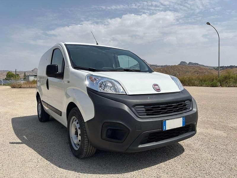 Bianco Usata 2021 Fiat Fiorino Furgone | 8700 € (Ottimo prezzo) - Immagine 1/4