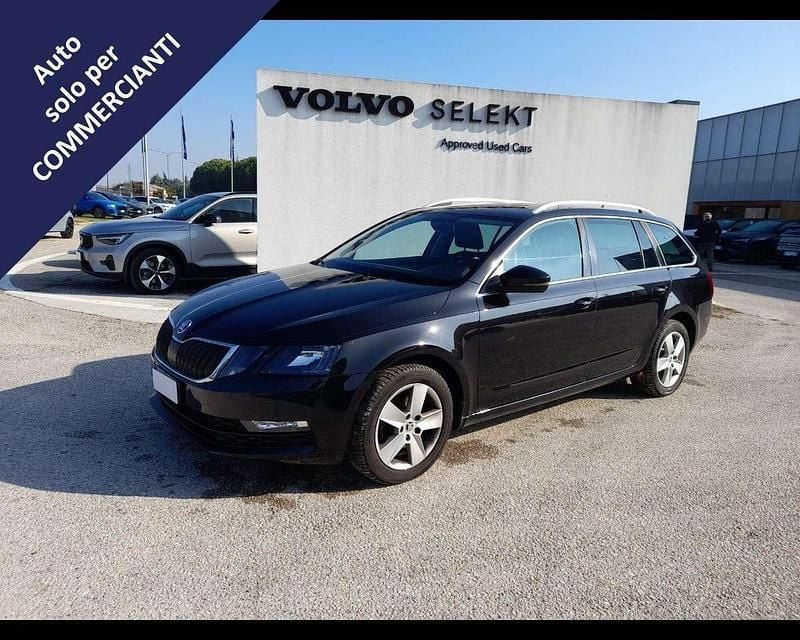 Usata Skoda Octavia G-TEC Executive 110 CV (80 kW) 2018 Nero Station wagon