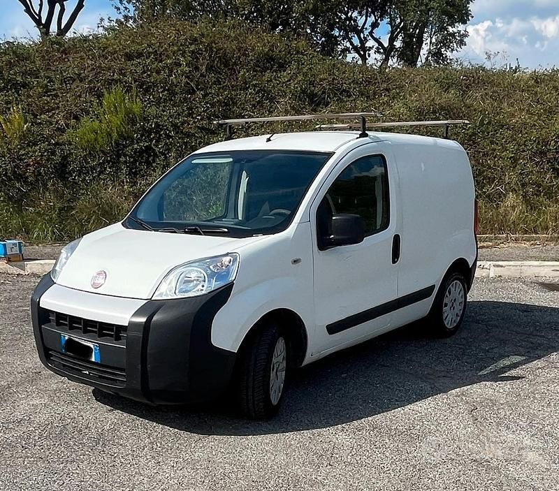 Bianco Usata 2010 Fiat Fiorino Monovolume | 4500 € (Molto cara) - Immagine 1/4