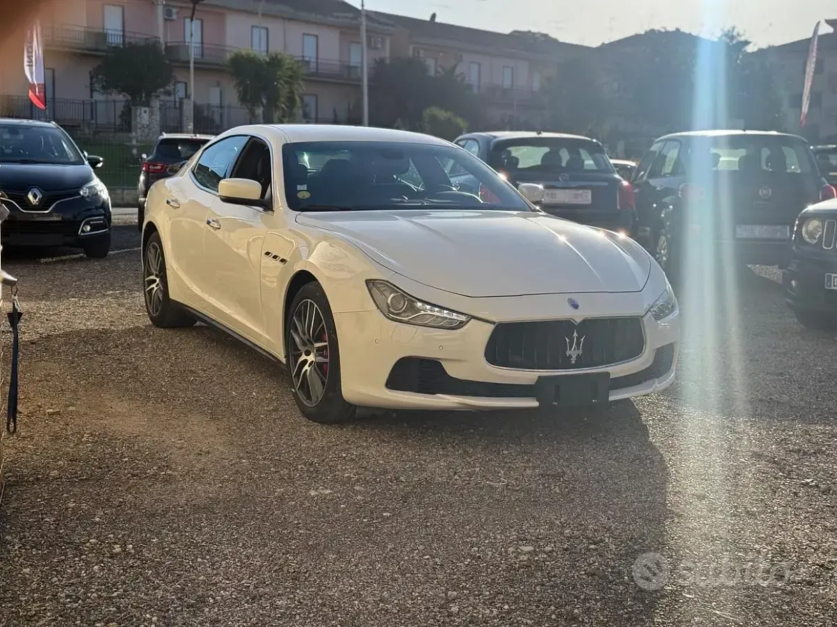 Usata Maserati Ghibli 275 CV (202 kW) 2015 Bianco Berlina
