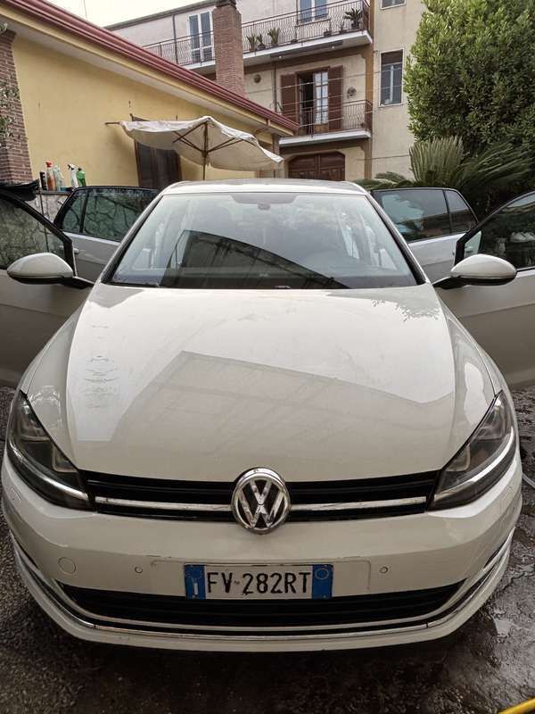 Usata 2014 VW Golf VII Highline Tre volumi | 10.299 € (Buon prezzo) - Immagine 1/4