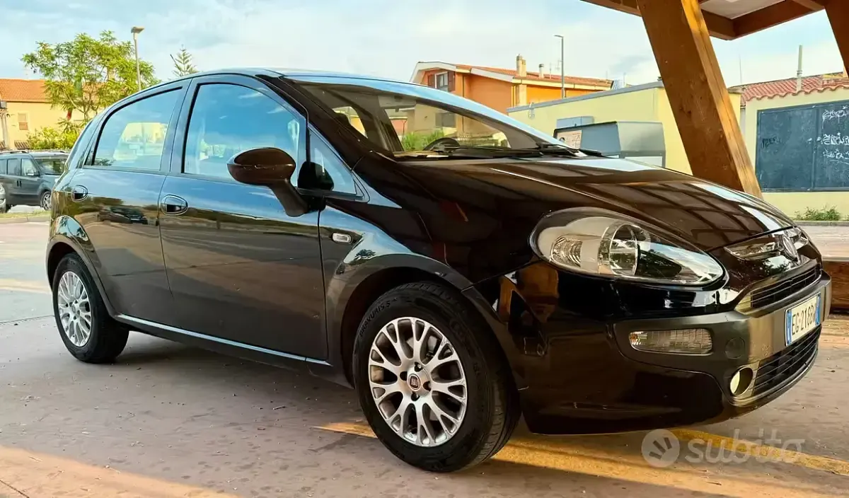 Usata Fiat Punto Evo Emotion 95 CV (69 kW) 2011 Nero Utilitaria