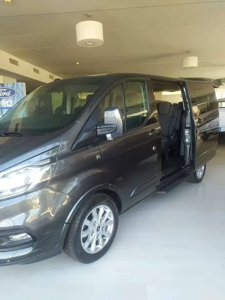 Usata Ford Tourneo Custom Titanium 131 CV (96 kW) 2019 Grigio Furgone