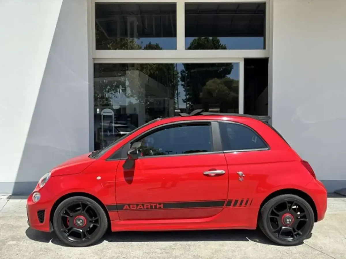 Usata Abarth 595C 145 CV (106 kW) 2019 Rosso Cabrio