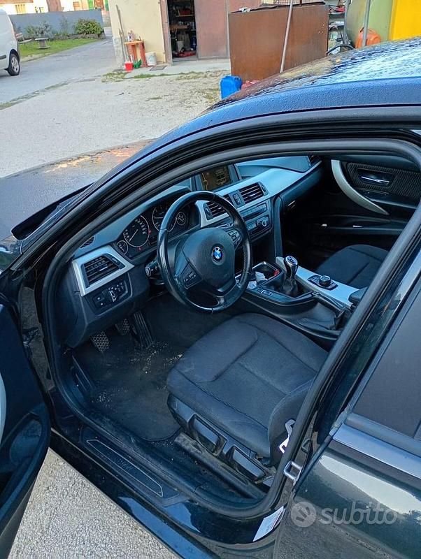 Usata BMW 318 143 CV (105 kW) 2014 Nero Station wagon