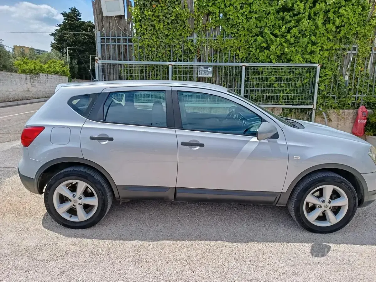 Usata Nissan Qashqai Tekna 106 CV (77 kW) 2008 Grigio SUV