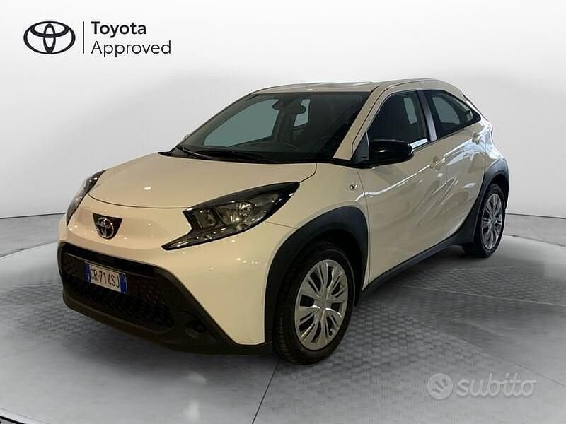 Bianco Usata 2023 Toyota Aygo X Active SUV | 12.950 € (Super prezzo) - Immagine 1/2