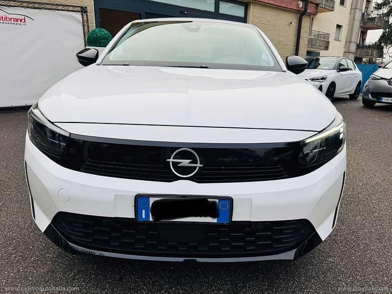 Usata Opel Corsa 75 CV (55 kW) 2024 Bianco Utilitaria