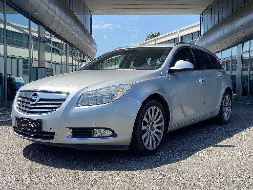 Usata Opel Insignia Cosmo 131 CV (96 kW) 2010 Grigio Station wagon