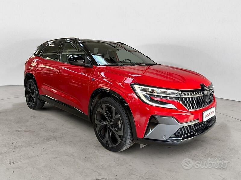 Usata Renault Austral Iconic 200 CV (147 kW) 2023 Rosso metallizzato SUV