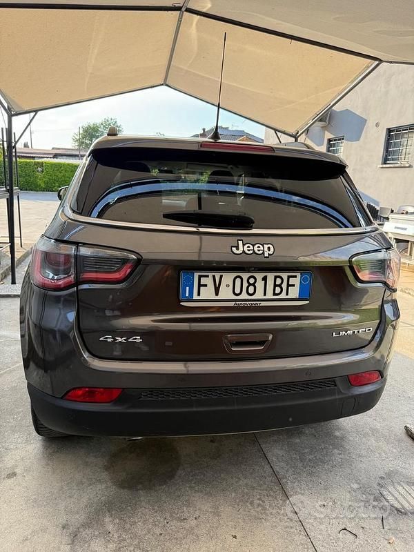 Usata Jeep Compass 140 CV (102 kW) 2019 Marrone SUV