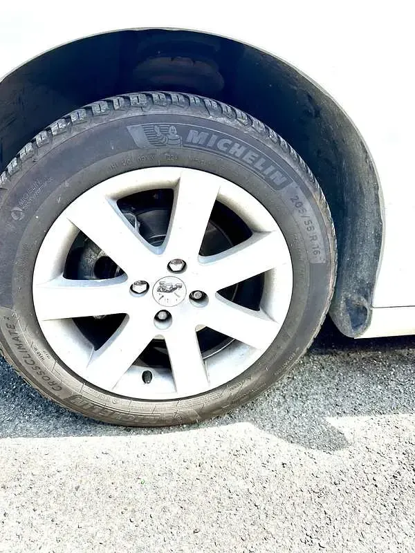 Usata Peugeot 308 120 CV (88 kW) 2008 Grigio Berlina