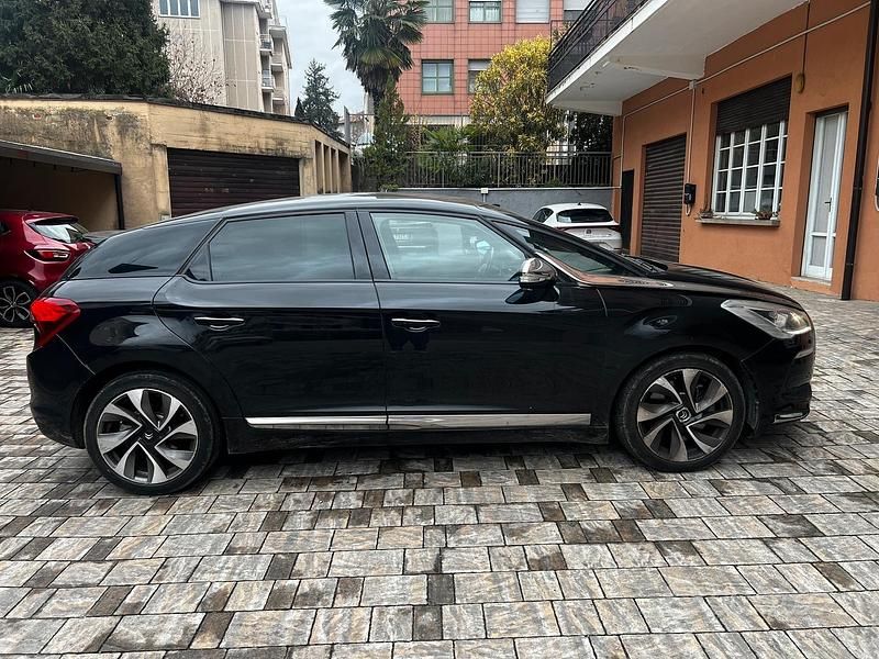 Usata Citroën DS5 181 CV (133 kW) 2014 Nero Utilitaria