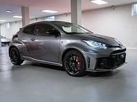 Usata Toyota Yaris 280 CV (205 kW) 2024 Grigio scuro metallizzato Utilitaria