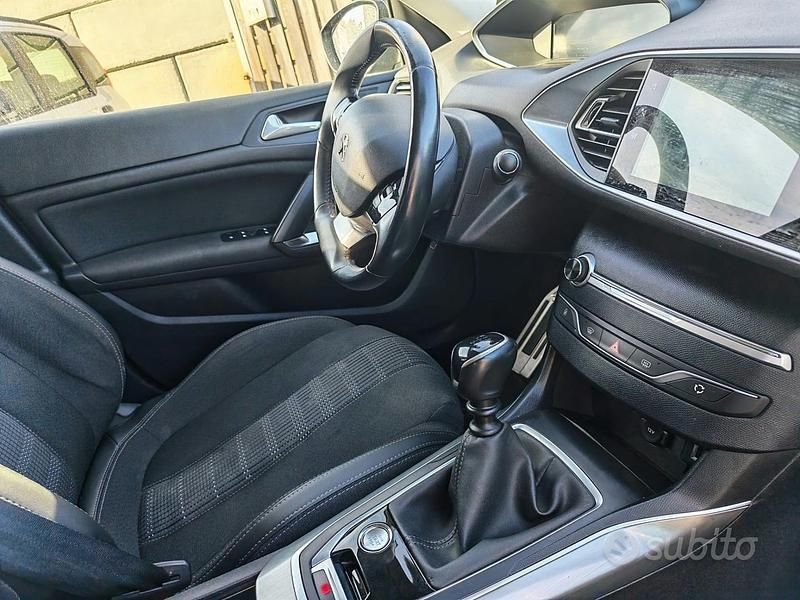 Usata Peugeot 308 GT 130 CV (95 kW) 2021 Grigio Berlina