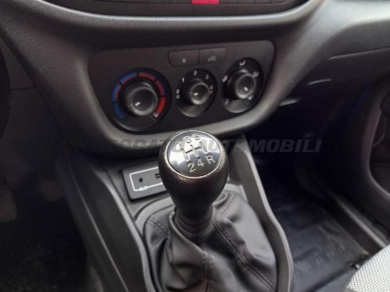 Usata Fiat Doblò 95 CV (69 kW) 2018 Blu Monovolume