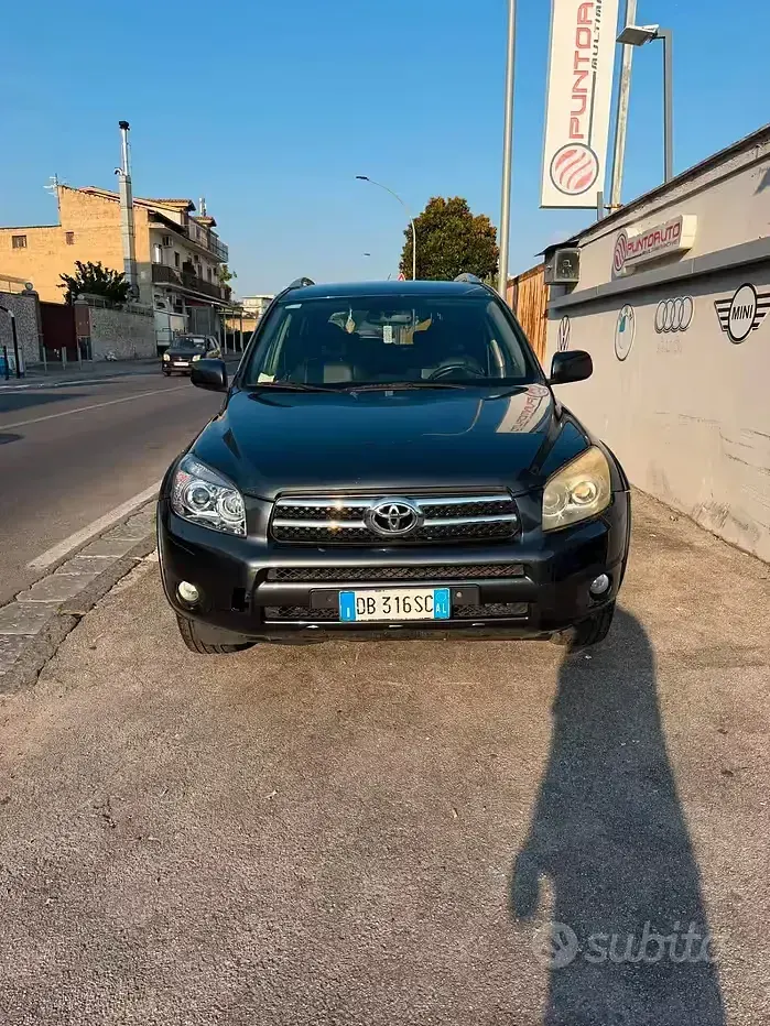 Usata Toyota RAV4 Luxury 177 CV (130 kW) 2006 SUV