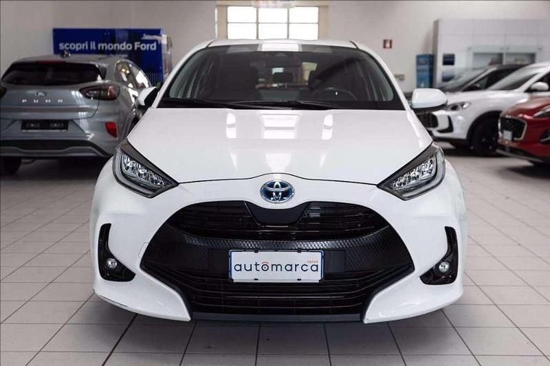 Usata Toyota Yaris Hybrid Business Edition 116 CV (85 kW) 2022 Bianco Berlina